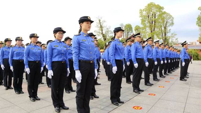 杭州城管制服图片