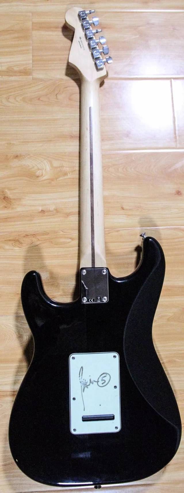 竞价拍卖 | 琴国乐器fender john 5 亲笔签名墨标电吉他重磅拍卖!