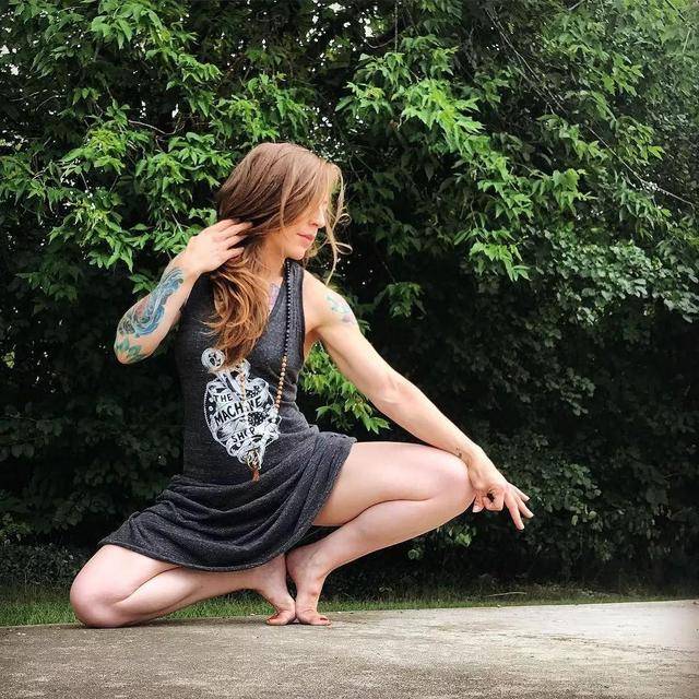 森林里的丝袜美腿瑜伽系列,挑战你的感官世界,要疯狂