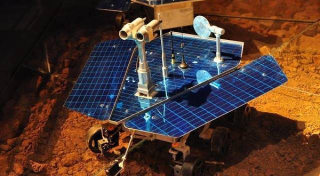 鹿晗年收入2亿,中科院院士袁隆平教授收入又是