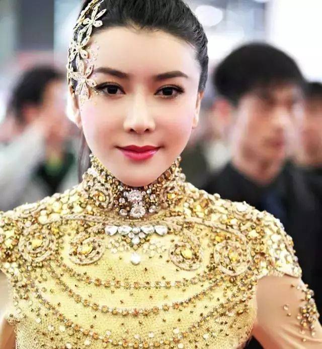 36  龚玥菲,甘肃兰州人. 中国内地女演员,模特.