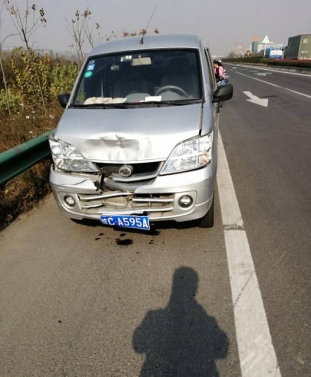宝骏310马路遭面包车追尾,车主:宝骏这表现连自己都没想到