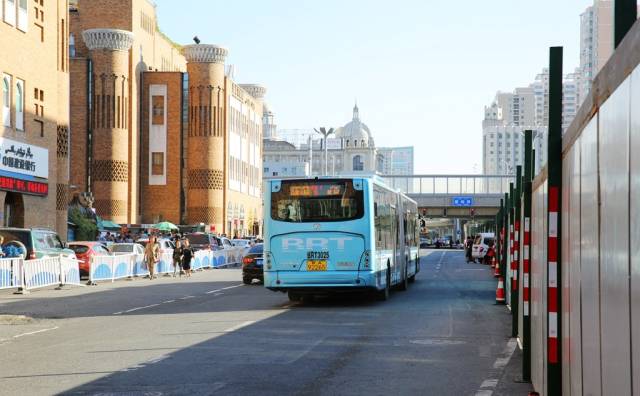 【市内交通】吐鲁番市内公交车方便.出租车5元起价.