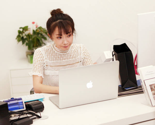 老少恋也终于得到双方家长的支持,如愿走进婚姻殿堂;邱枫(曹璐 饰)和