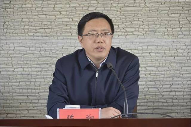 区委书记区长陈翔对海陵教育提出高要求新期望