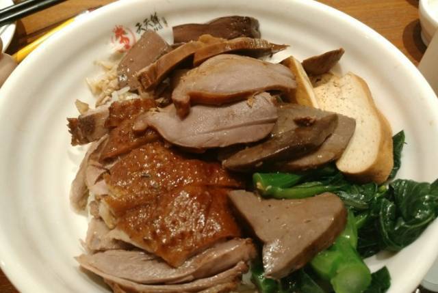 鹅皇三拼:有鹅肉,鹅血,豆干,鹅蛋