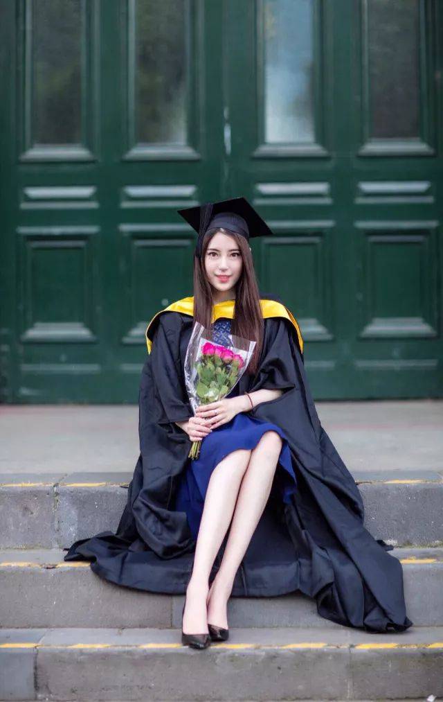 "墨尔本大学现场毕业照免费拍摄活动火热报名中!