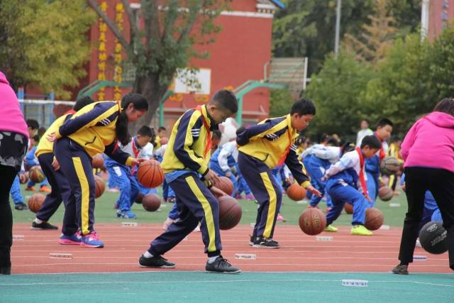 沙河口区黑石礁小学