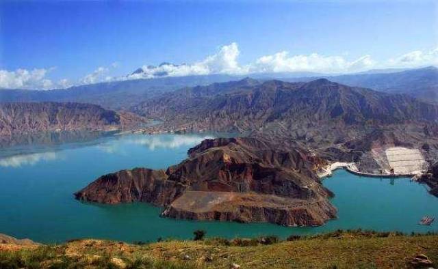 黃南州位於九曲黃河第一彎,地處青南高原東北部山地和黃河,隆務河谷地