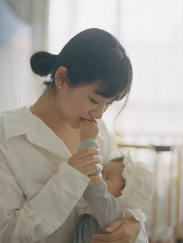 哺乳照怎么拍才显瘦?