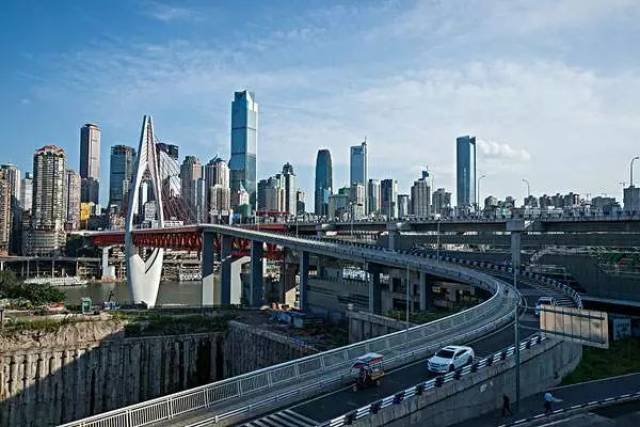 市交警总队人士称,将在外围"分岔口"设置分流诱导点,如一号桥,两路口