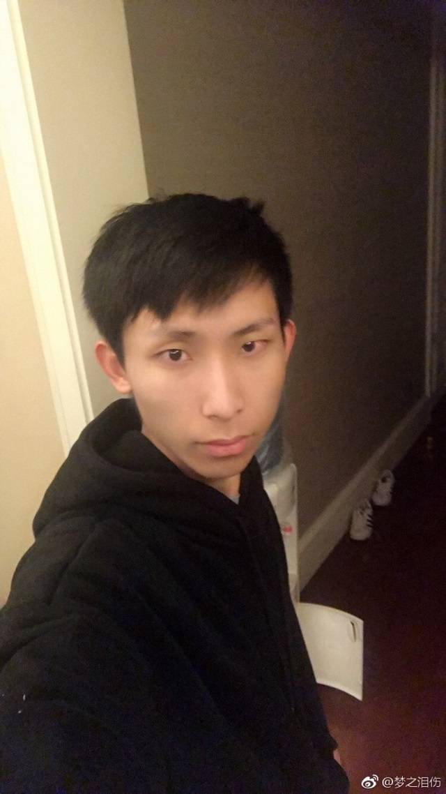 梦泪赛后首次自拍,双眼布满血丝,让人心疼