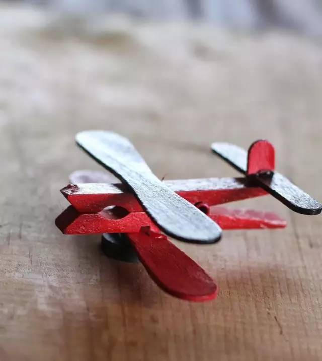 手工制作飞机,大炮,坦克.你可以带娃玩这些陆空