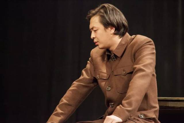 特派员/  杨冬麒