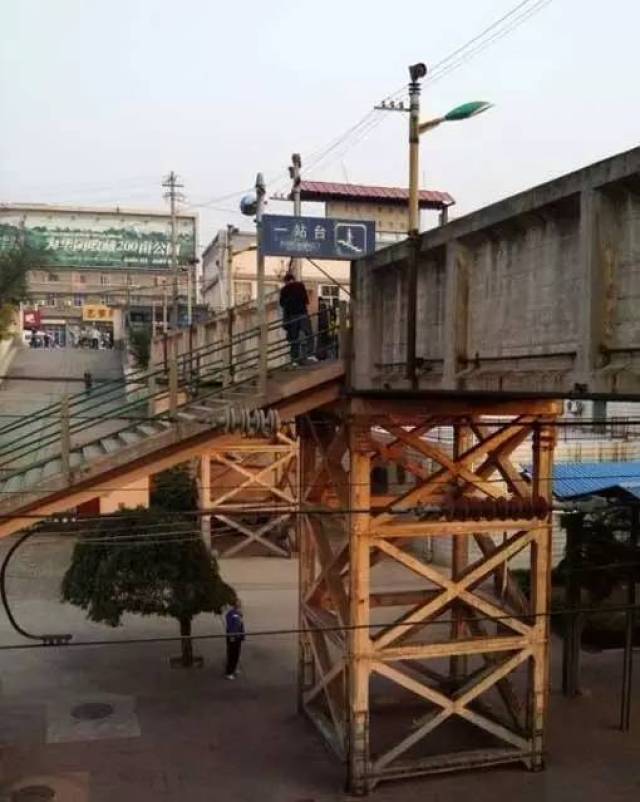 华山站,原名:东泉店站,孟塬站,1997年改为华山站,距离连云港东站960