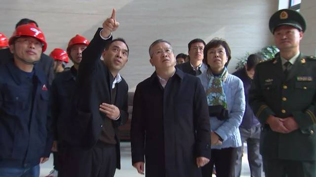 12月5日上午,市委副书记,市长徐文光专程来区调研检查安全生产工作,他