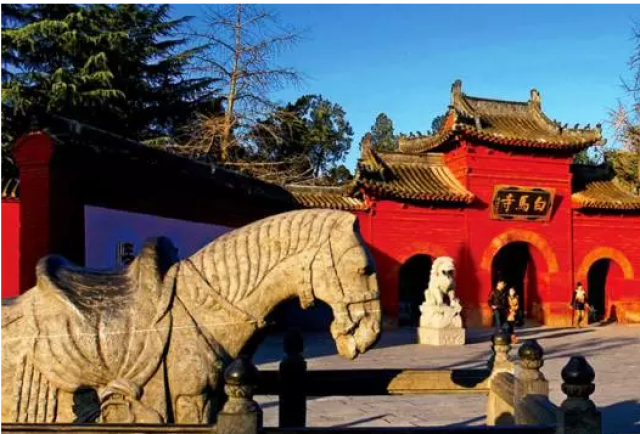 中国十大名寺:古刹云光杳,空山剑气深