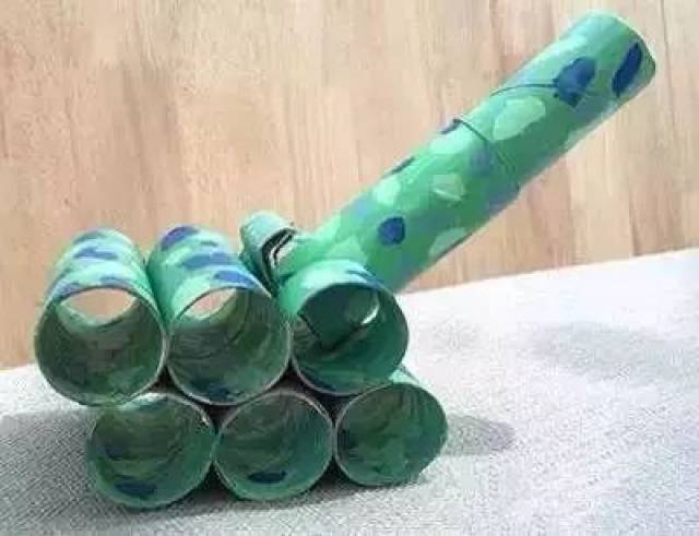 手工制作飞机,大炮,坦克.你可以带娃玩这些陆空