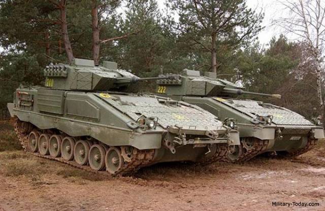 西班牙陆军的一款经典装备就是ascod机械化步兵战车,由奥地利与西班牙