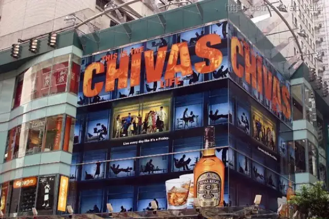 香港 也有惊艳摩登的～ 户外广告牌是品牌视觉传播的重要方式.