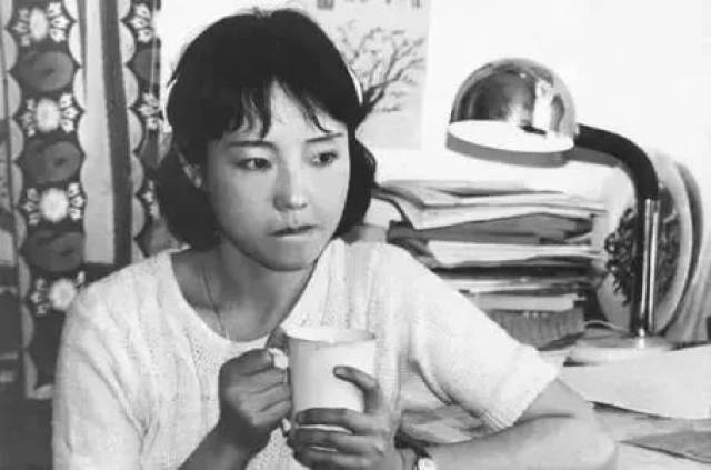 最敢冲破束缚的美女作家,没有她中国女性将倒