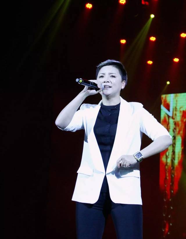 张娜《北方的狼》,《冬天里的一把火》