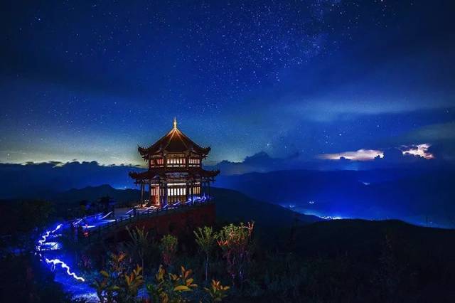 《梵音缭绕》郑江晶 摄