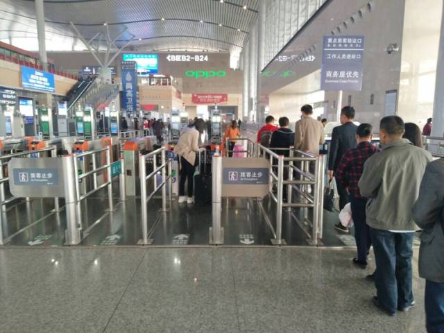 无票旅客返回通道在长沙南站投入使用