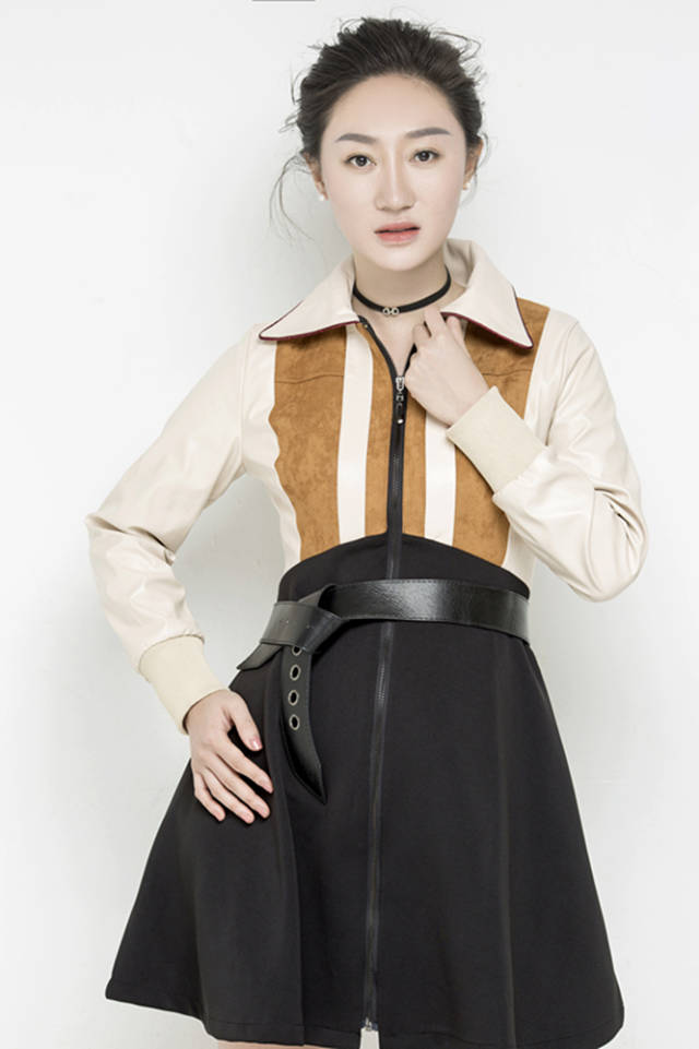 台前相貌幕后心 最美女制片人王艺潼出席联合国颁奖礼