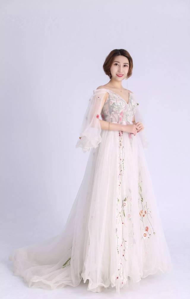 海城交通台2018跨年狂欢夜主播海报:武哲,韩蕊,安妮,请为他们转发!