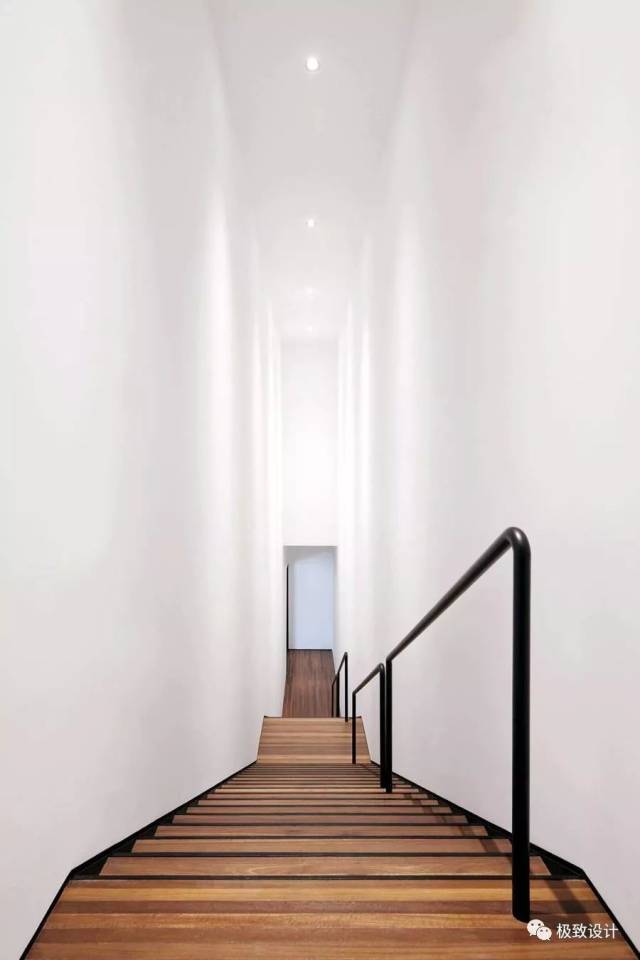 王中军私人创办松美术馆白墙灰瓦苍翠松林东方气质如水墨唐宋讲究