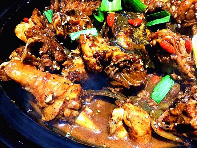 舌尖上的美食朋友来武汉旅游如何招待我带她去吃甲鱼焖公鸡