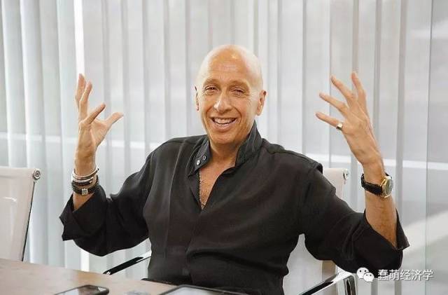 兰桂坊创始人:来华40年赚10亿,放弃自己国籍自称中国人,被誉为"夜店之