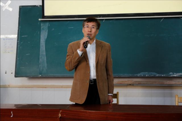 北大教育扶贫牵手行动项目组组长高超老师发表讲话