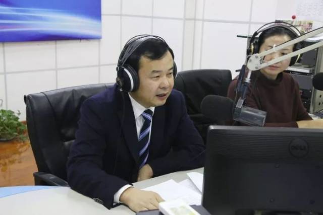 县长孙本忠走进"政风行风热线"直播间 倾听百姓心声