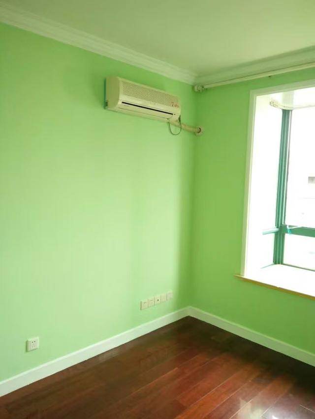 为生二胎,超预算50万换购3居二手房,墙面翻新装修后女儿很喜欢