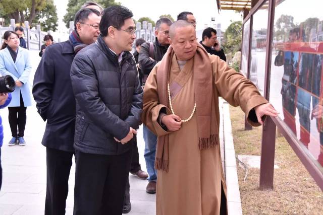 慧之法师向吴秘书长介绍了寺院二期工程的筹建进展,未来将以"禅悦行"