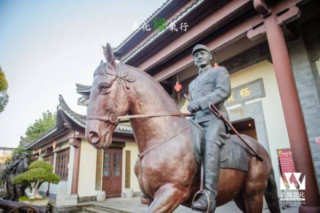 各位大咖又纷纷来到蒋氏故居 穿过威严的武岭门 径直来到的是 文昌阁