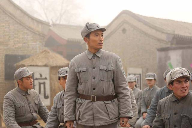 《东风破》收视领跑 马驰再次点亮年代戏小人物