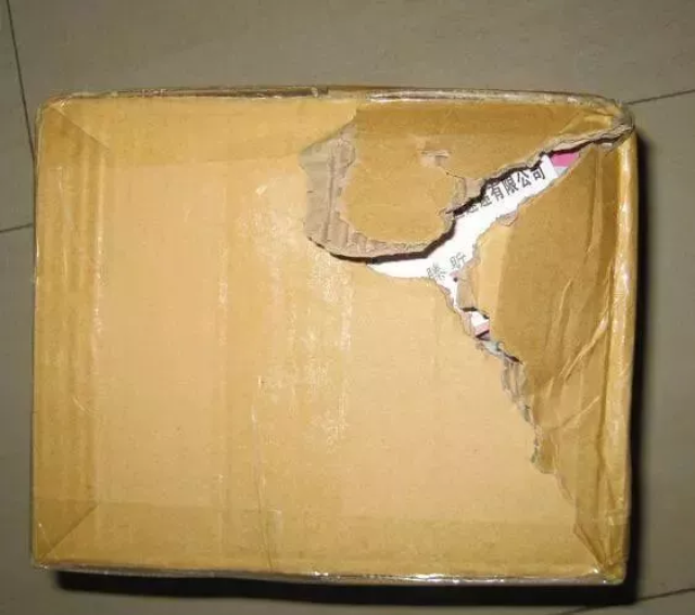 ▼传统纸箱破损率高