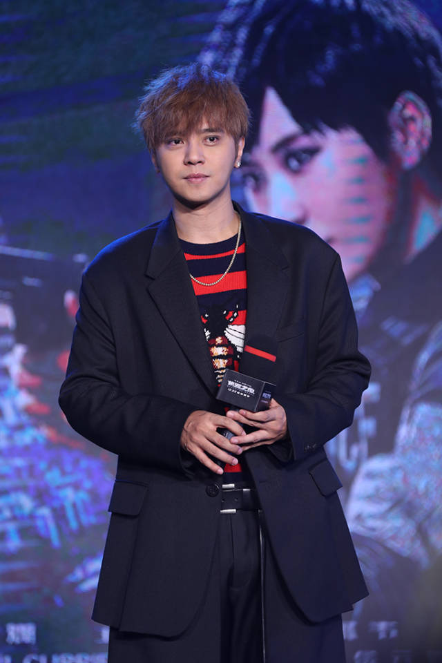 罗志祥表白成龙大哥在我心中是神