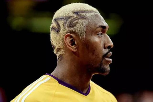 lebron james caesar (凯撒)是在大街上最常见到的黑人男性发型