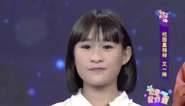 8岁的于卓宁来自山西,她可是一位具有专业"茶艺师"证书的小小茶艺师.