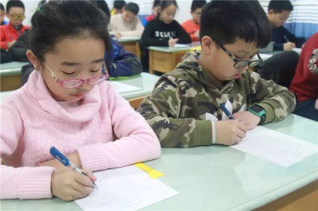 眼保健操,读写姿势比赛结果在今天公布:特等奖1名,一等奖5名,二等奖8