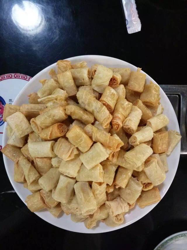 诸暨人最爱吃的皮卷,原来是这样做的!其中一种你肯定没见过!