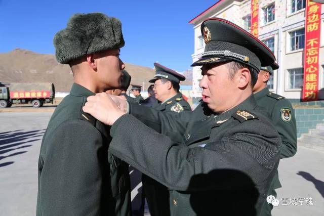 若有战,召必回!陆军西藏边防某部退伍老兵向军旗告别