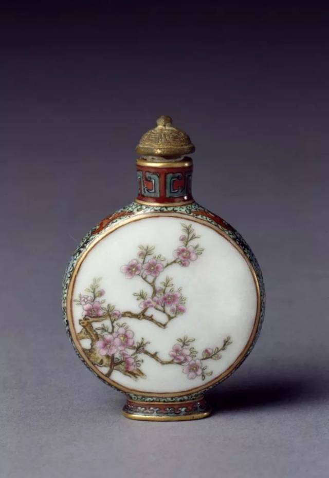 乾隆尊者鼻煙壺 乾隆年制”款瓷雕18罗汉鼻烟壶- Jade Art Auction - Antique and
