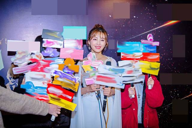 甘婷婷接受媒体采访