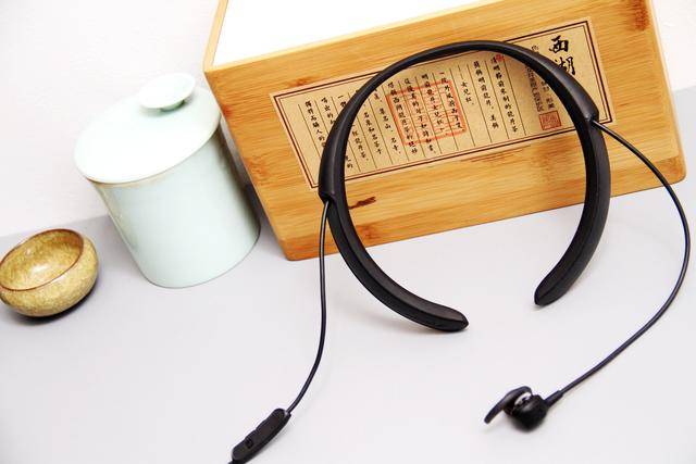 降噪耳机王者之争,索尼WI-1000X、BOSE QC