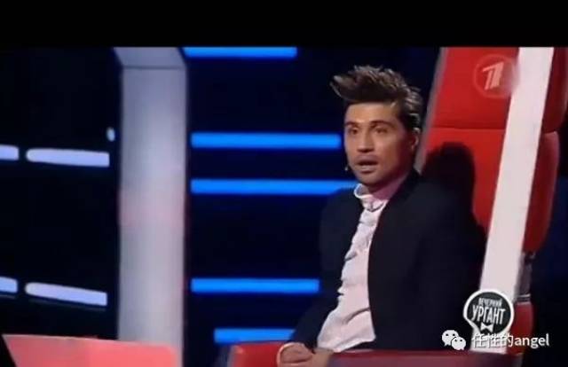 普京参加俄罗斯好声音,自弹自唱经典歌曲《蓝